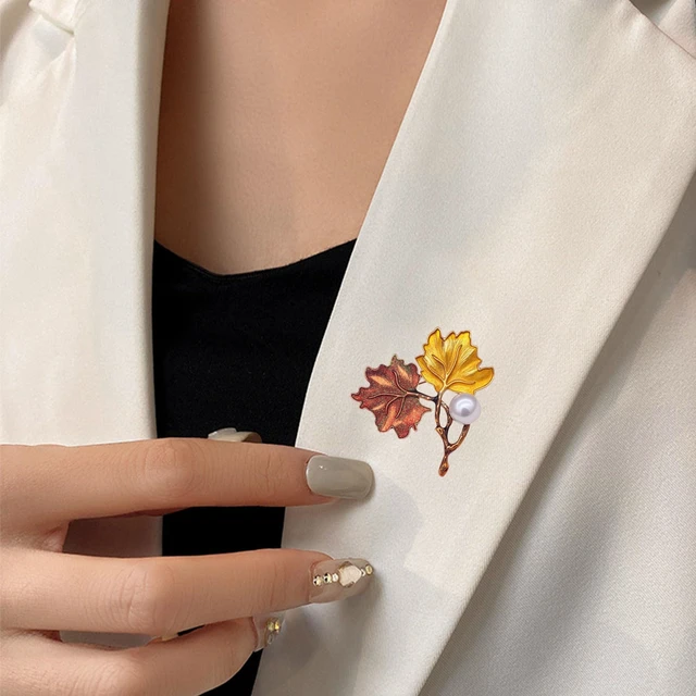 Alt view image 2 of 7 - Vintage Ginkgo Leaf Brooch with Pearl Vintage Botanical Lapel Pin for Women Unique Nature-Inspired Jewelry (Gold)