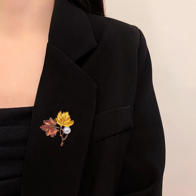 Alt view image 3 of 7 - Vintage Ginkgo Leaf Brooch with Pearl Vintage Botanical Lapel Pin for Women Unique Nature-Inspired Jewelry (Gold)