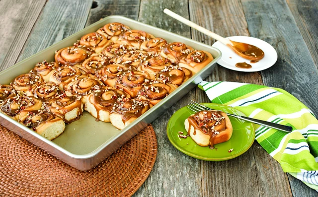 Alt view image 4 of 6 - Naturals Aluminum NonStick High-Side Sheet Cake Pan