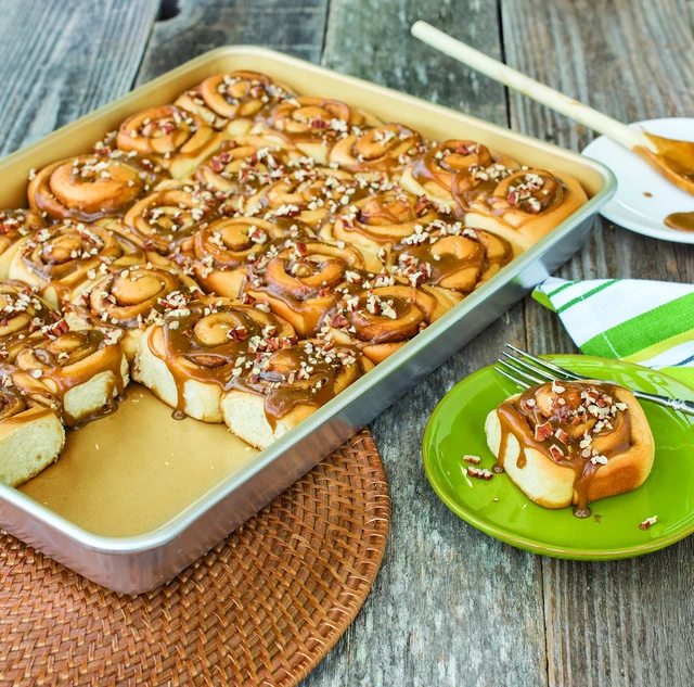Alt view image 5 of 6 - Naturals Aluminum NonStick High-Side Sheet Cake Pan