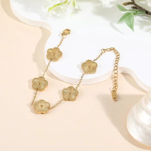 Alt view image 3 of 6 - Four Leaf Clover Bracelet for Women 18K Gold Plated Stainless Steel Lucky 4 Leaf Gold Link Bracelet Jewelry Gift for Women (Gold)