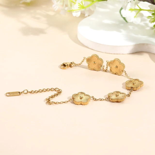 Alt view image 4 of 6 - Four Leaf Clover Bracelet for Women 18K Gold Plated Stainless Steel Lucky 4 Leaf Gold Link Bracelet Jewelry Gift for Women (Gold)