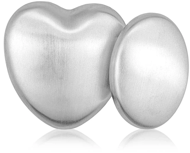Main image of 2 PCS Stainless Steel Soap, Magic Metal Odor Remover Bar Eliminating Smells Like Fish Onion Garlic Scents from Hands and Skin, Kitchen Gadgets (Heart Shape + Oval)