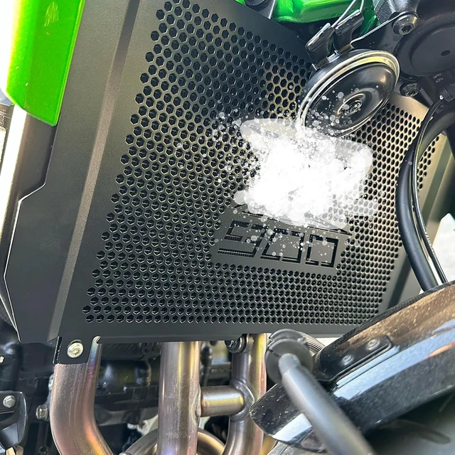 Alt view image 4 of 7 - Z900 2017-2026 Aluminum Radiator Guard