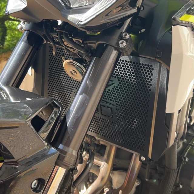 Alt view image 6 of 7 - Z900 2017-2026 Aluminum Radiator Guard