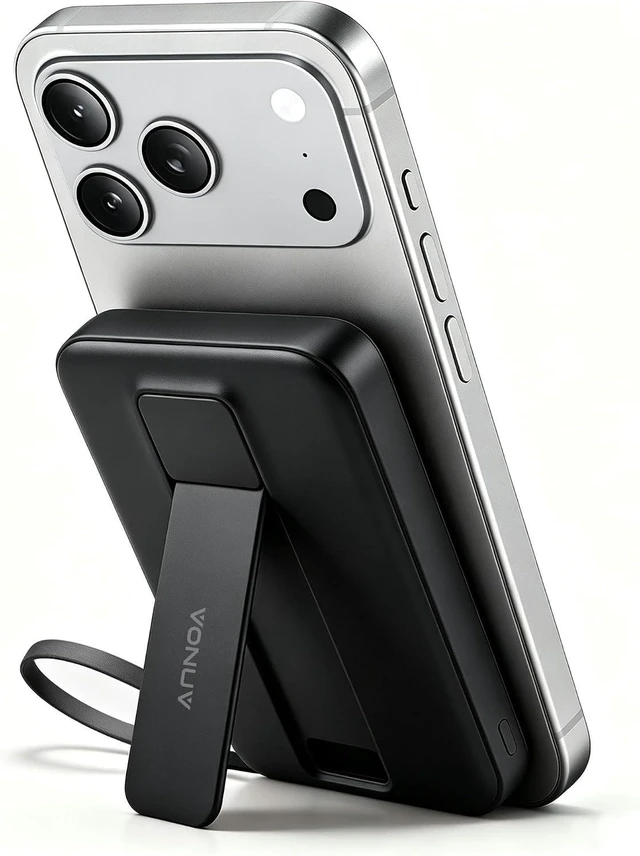 Main image of Magnetic Power Bank 10000mAh, Fast Charger with Built-in USB-C Cable