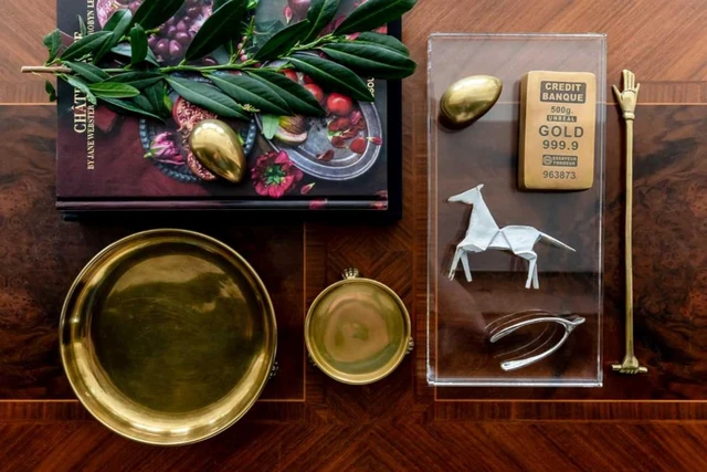Alt view image 6 of 7 - Round Clawfoot Dish Small Gold Candle and Jewelry Display Tray