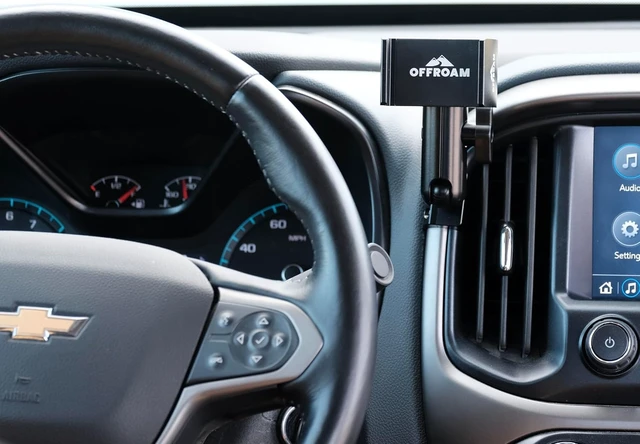 Alt view image 4 of 6 - Phone Mount Made for Chevrolet Colorado
