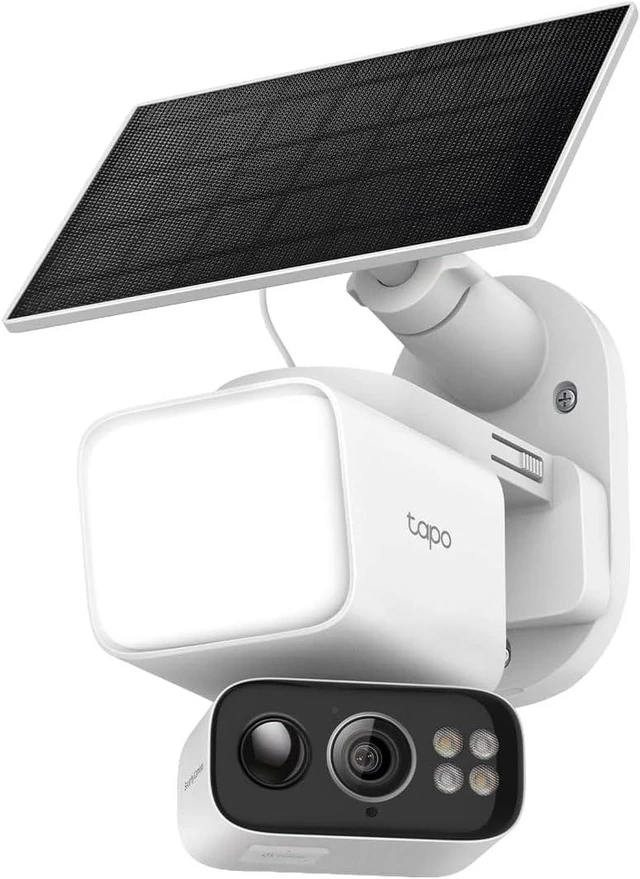 Main image of 2K Outdoor Pan/Tilt Wireless Floodlight Security Camera, C615F KIT