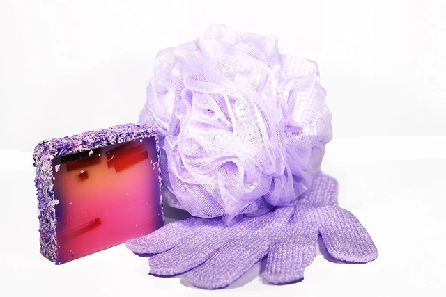 Alt view image 4 of 7 - Linda Exfoliating Bath Gloves, Pack of 4