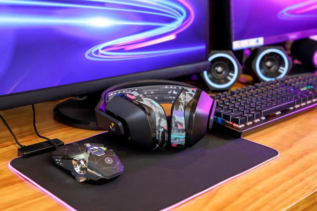 Alt view image 3 of 7 - Freeze G733 - Cooling Gel Earpads for Logitech G733 Headphones Made by Wicked Cushions Enhanced Comfort & Thickness with Cooling Gel Technology 90's Black