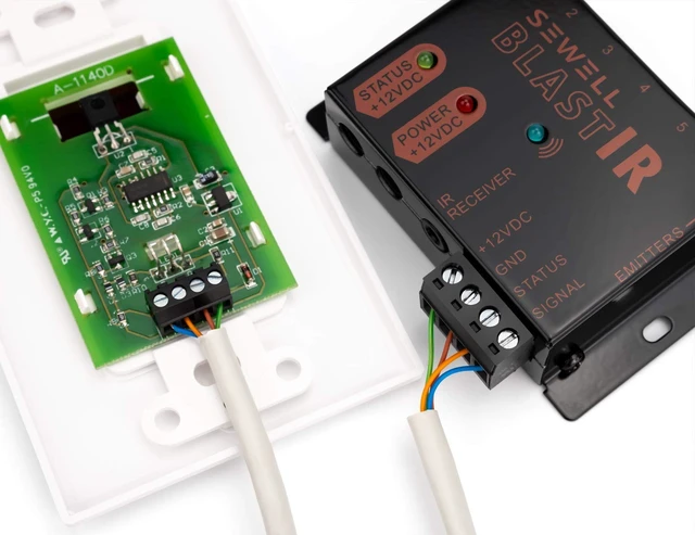Alt view image 2 of 6 - Direct SW-29309 BlastIR In-Wall Emitter and Receiver Wall Plate Kit
