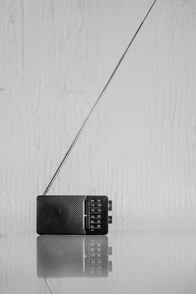 Alt view image 5 of 7 - SR-36 AM/FM Pocket Radio