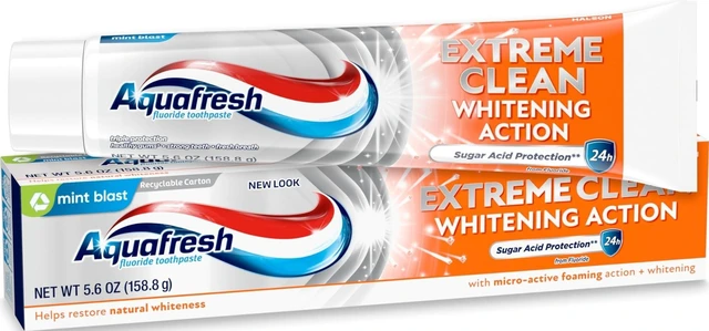 Main image of Aquafresh Extreme Clean Whitening Action Fluoride Toothpaste, 5.6 oz