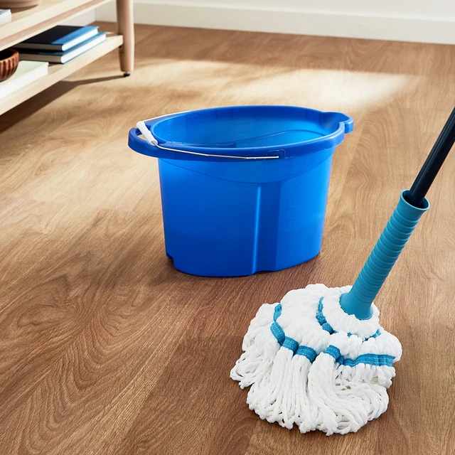 Alt view image 5 of 7 - Great Value Microfiber Twist Mop with Self-Wringing Ratchet and Removable Head