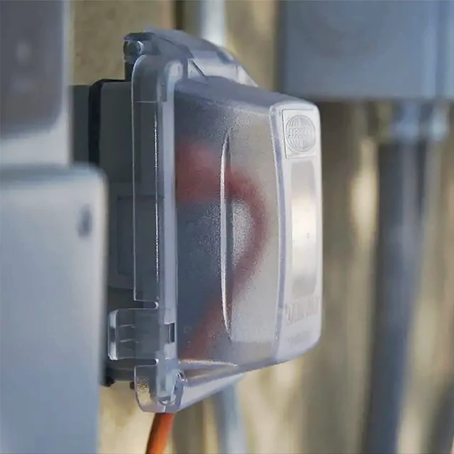 Alt view image 3 of 5 - TayMac Extra-Duty 1-Gang Weatherproof in-Use Outdoor Outlet Cover, Clear