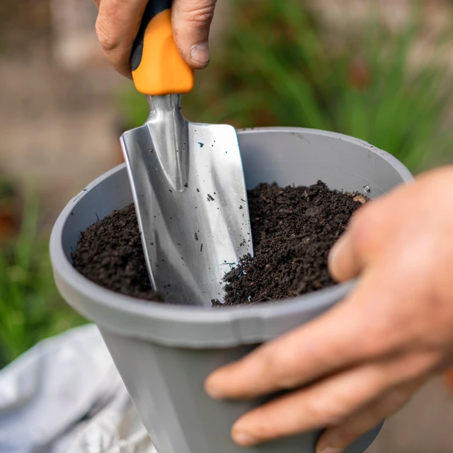 Alt view image 2 of 6 - Fiskars 12.25" Ergo Flower Bed Trowel with Cast Aluminum Head
