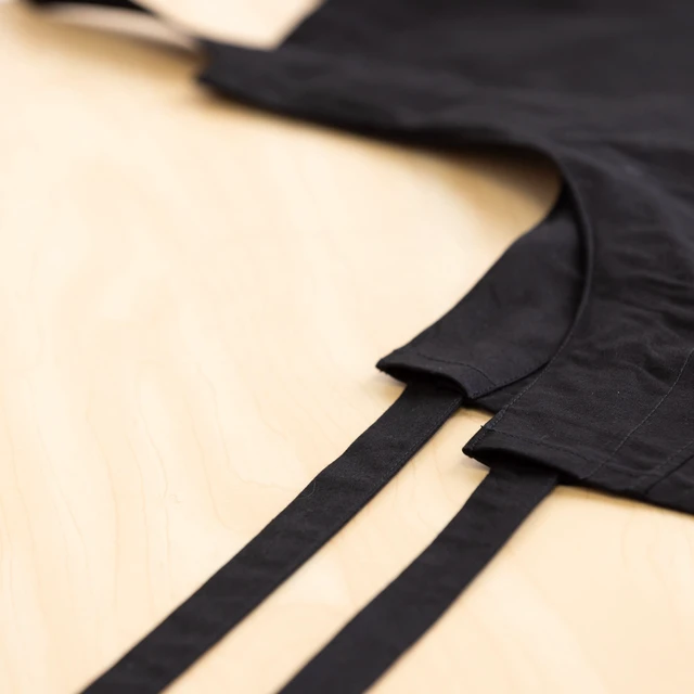 Alt view image 6 of 7 - Mainstays Chef Kitchen Apron 28"x32" Cotton with Pocket for Cooking, Baking, Gardening, Black