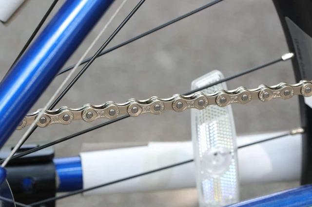 Alt view image 3 of 7 - 6/7/8 Speed Bike Chain 1/2 x 3/32 Inch 116 Links