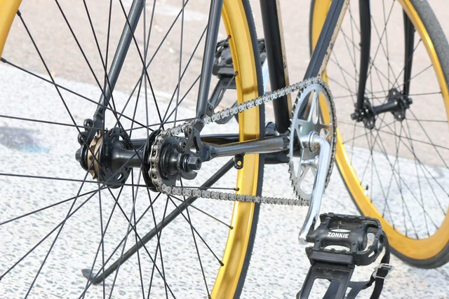 Alt view image 3 of 5 - 1-Speed Bicycle Chain 122 Links