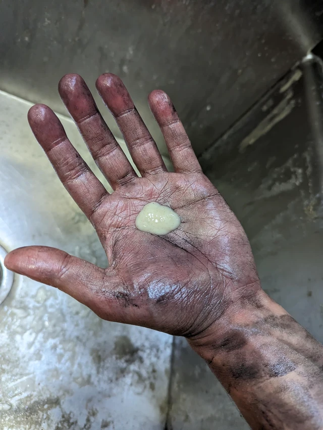 Alt view image 2 of 6 - Fast Orange 25108 Pumice Lotion, Heavy Duty Hand Cleaner, Natural Citrus Scent, Waterless Cleaner for Mechanics, Strong Grease Fighter, 7.5 oz