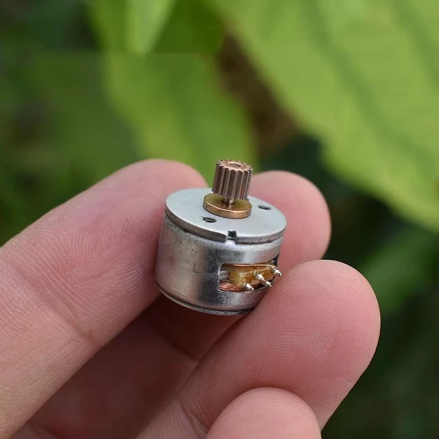 Main image of Generic for Mini 15mm 2-Phase 4-Wire Stepper Motor 15BY round 18 Degree 16 Teeth Copper Gear Stepping Motor for DIY CNC Engraving hine