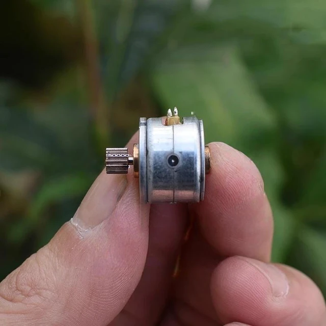 Main image of Generic for 15BY Mini 15mm 2-Phase 4-Wire Round Stepper Motor 18° 16T Copper Gear