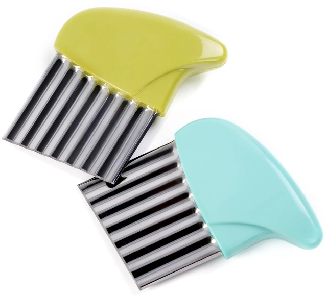 Main image of 2 Pcs Stainless Steel Crinkle Cutter, Green and Blue | Wavy blade design for slicing potatoes, carrots, chips, vegetables, butter, and lettuce; green and blue colors.