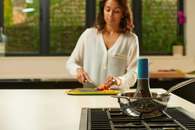 Alt view image 4 of 5 - Stirr - The Unique Automatic Pan Stirrer - With LED Speed Indicator, Red