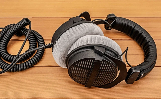 Alt view image 3 of 7 - Replacement Ear Pads Compatible with DT770, DT880, DT990, DT 770 PRO, DT 880 PRO, DT 990 PRO Headphones (Silver)