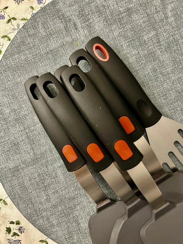 Alt view image 3 of 6 - 4Pcs Silicone Spatula Turner Set, Heat Resistant Silicone Spatula for Nonstick Cookware, BPA Free Kitchen Cooking Utensils Set, Flexible Spatula Turner for Flipping Eggs, Burger, Fish, Pancake