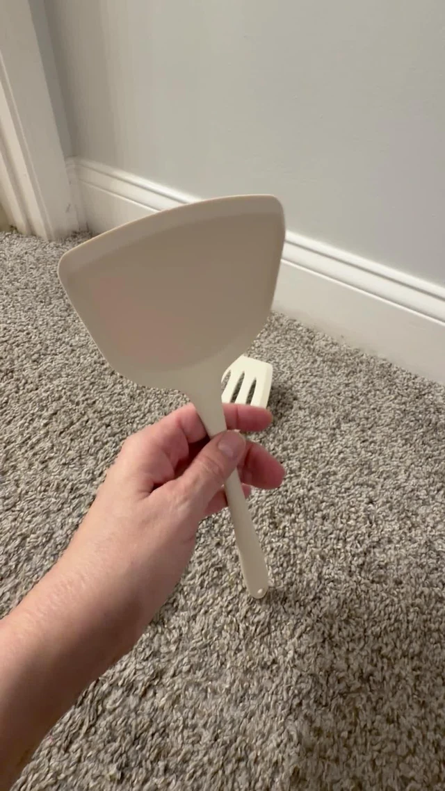 Alt view image 3 of 4 - 2-Pack Silicone Spatula Set, Heat Resistant Spatulas for Baking & Mixing, BPA-Free Solid & Slotted Turner for Non-Stick Pans, Kitchen Utensils for Scraping, Sauteing and Flipping (Cream)