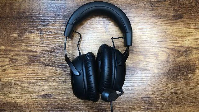 Alt view image 3 of 6 - CloudX, Official Xbox Licensed Gaming Headset, Compatible with Xbox One and Series X|S, Memory Foam Ear Cushions, Detachable Noise-Cancelling Mic, in-line Audio Controls,Black/ Silver