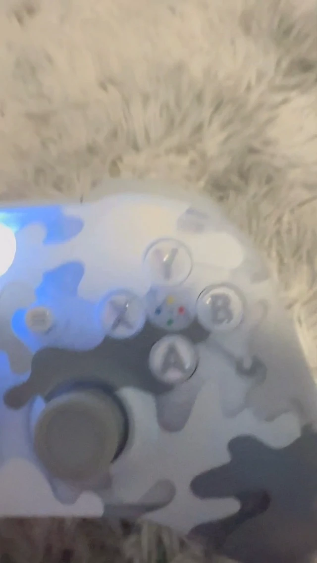 Alt view image 5 of 6 - Xbox One Wireless Gaming Controller Arctic Camo Special Edition