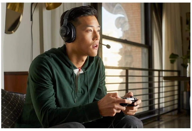 Alt view image 9 of 14 - Quantum 100 - Wired Over-Ear Gaming Headphones - Black, Large | Be at the center of the game with JBL QuantumSOUND Signature, Play even longer in memory foam comfort