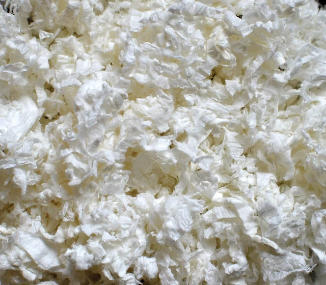 Alt view image 3 of 6 - Oxbow Small Animal Bedding 36L, Hamster, Guinea Pig, Rabbit, White, USA