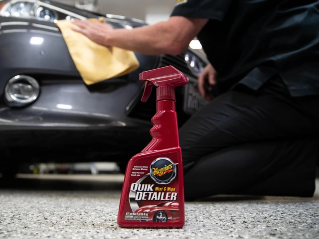 Alt view image 4 of 5 - Meguiar's Quik Detailer Mist and Wipe A3316, 16 oz