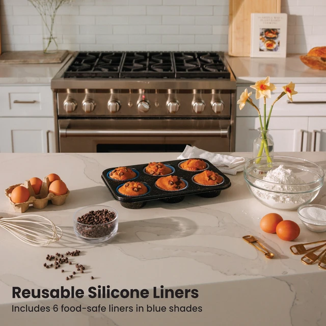 Alt view image 3 of 5 - Thyme&Table 6-Cup Jumbo Muffin Pan with 6 Silicone Liners, Black
