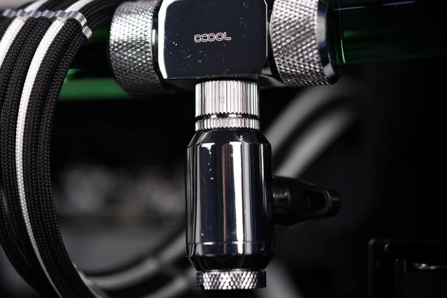Alt view image 2 of 5 - Alphacool G1/4" Eiszapfen Series 2-way Ball Valve, Deep Black