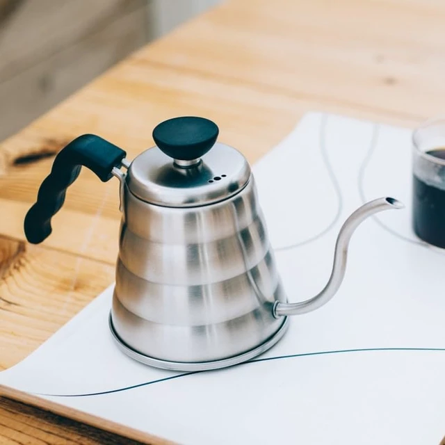Alt view image 4 of 5 - V60 "Buono" Drip Kettle Stovetop Gooseneck Coffee Kettle 700ml, Stainless Steel, Silver