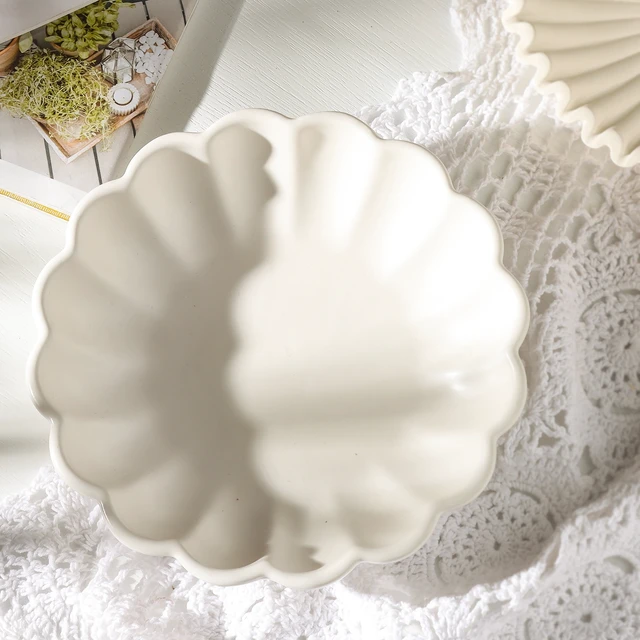 Alt view image 2 of 6 - Mainstays Scalloped White Decorative Tabletop Bowl