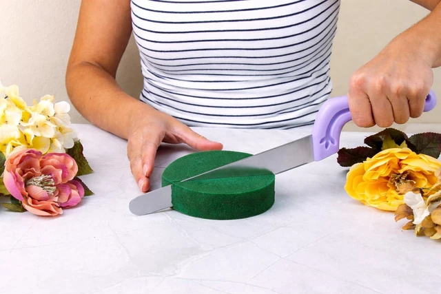 Alt view image 2 of 6 - Pack of 6 FLOFARE Round Floral Foam Blocks 4" x 1.4" Dry & Wet Green for Fresh and Artificial Flowers, Flower Arrangements & Florist Supplies