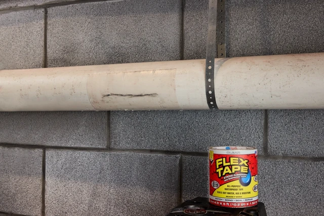 Alt view image 2 of 5 - Flex Tape Strong Rubberized Waterproof, 4 in x 5 ft, Clear