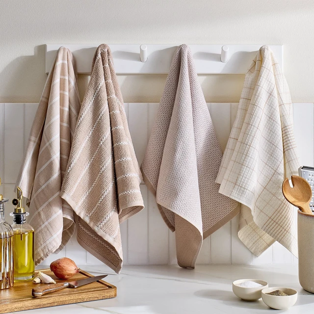 Alt view image 3 of 5 - Better Homes & Gardens Kitchen Towel 4-Pack Oversized Latte Swirl Set
