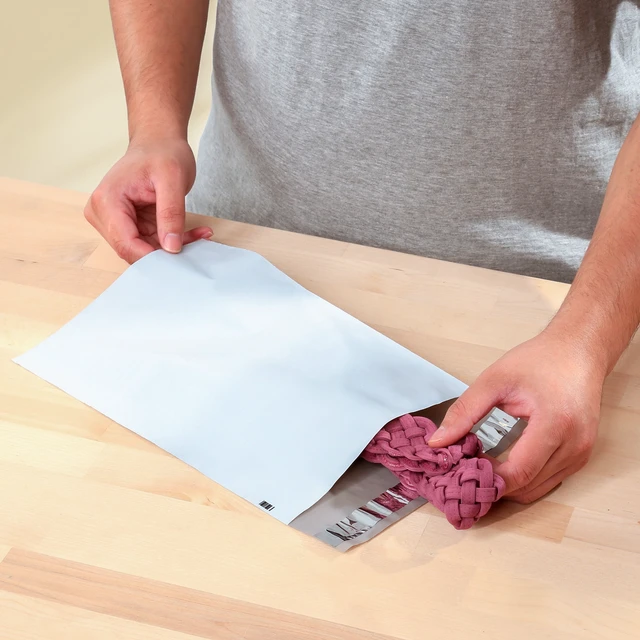 Alt view image 4 of 6 - Pen+Gear Self-Seal Poly Flexible Mailers #2, 7.5"x10", White, 25-Count
