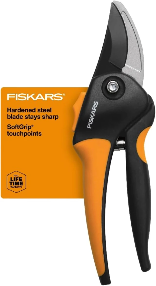 Alt view image 4 of 6 - Fiskars SoftGrip 9Inch Bypass Pruner with Precision-Ground Steel Blades, 3/4Inch Cut Capacity