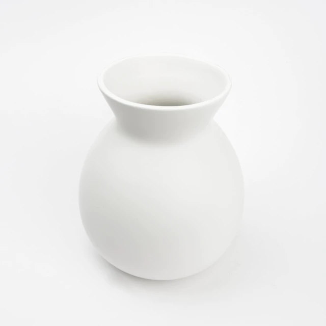 Alt view image 2 of 6 - Mainstays 2-Pack Ceramic Tabletop Vase, White, 8in