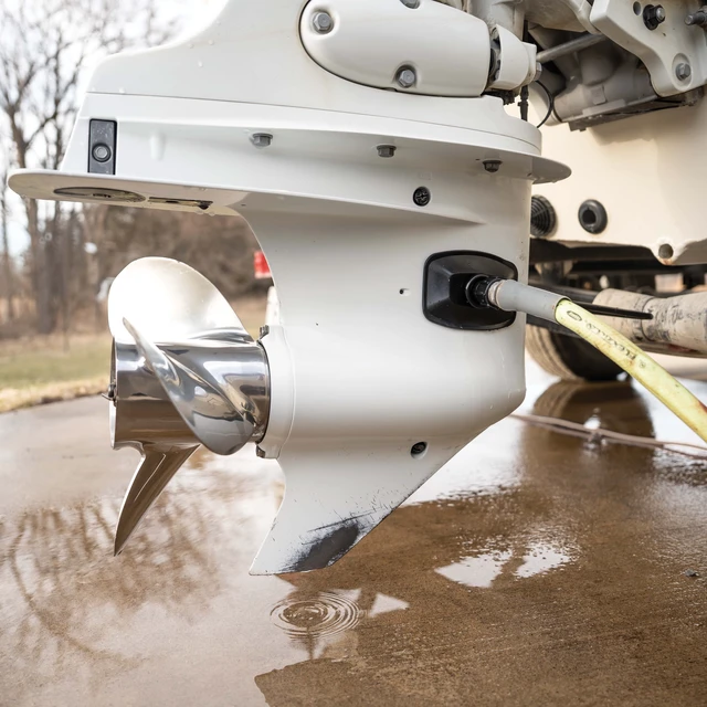 Alt view image 3 of 6 - Ozark Trail Large Motor Flusher for Outboard Boat Engines