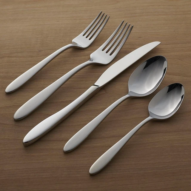 Alt view image 2 of 6 - Oneida Solefield Stainless Steel Dinner Fork 4-Pack