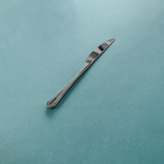 Alt view image 2 of 6 - Gourmet Settings Windermere Dinner Knife (4 Pack)